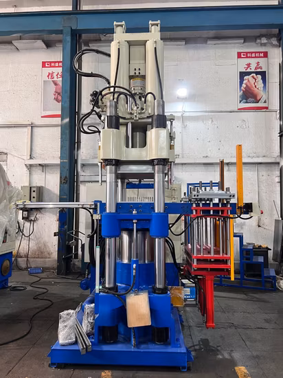 Machine de moulage par injection de caoutchouc verticale, premier entré, premier sorti, 300 tonnes, pour toutes sortes de produits en caoutchouc, fabrication de caoutchouc et de silicone